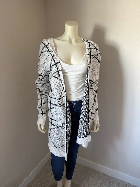 White & Black Geometric Open-Front Women’s Cardigan Sweater - Picture 1 of 5